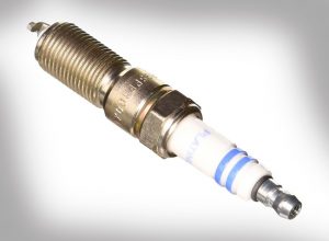 Iridium vs Platinum Spark Plugs (Pros and Cons)