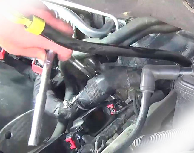 Dodge Ram 1500 5.7 Hemi How to Replace Spark Plugs