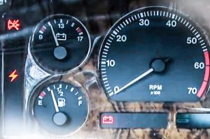 Red Lightning Bolt on Dash – How to Fix on Jeep