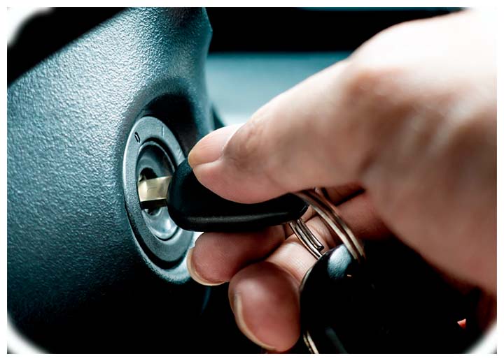 How to Troubleshoot a Vehicle When Turning the Ignition Kills Power