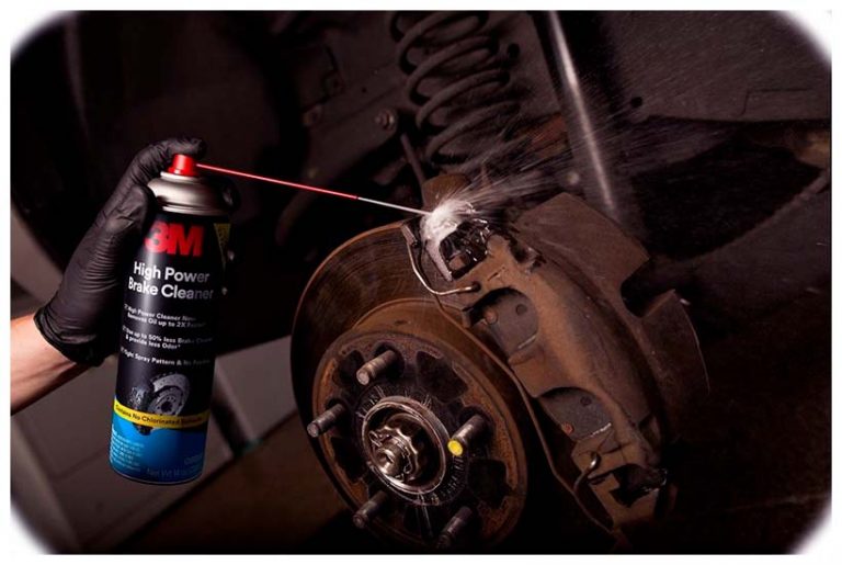 Does Brake Cleaner Remove Oil?