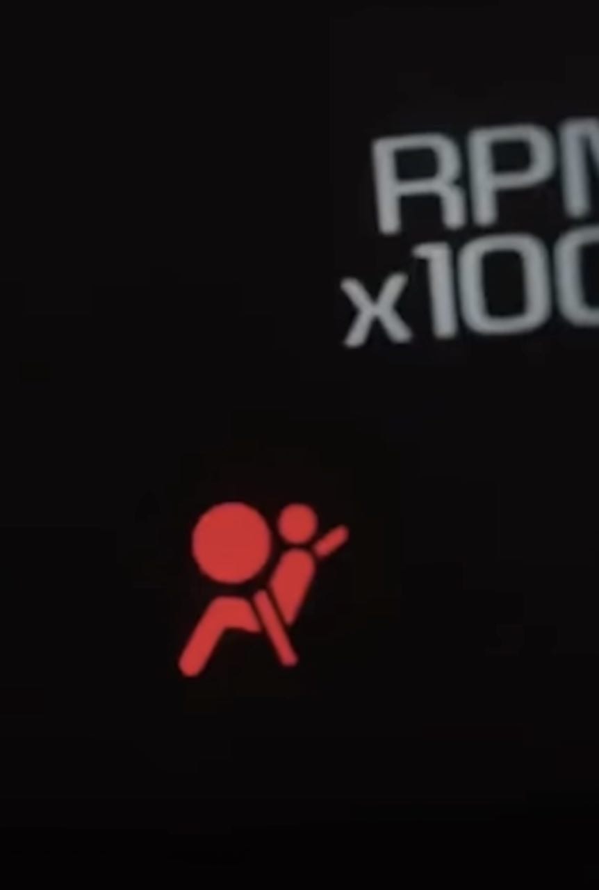 Diagnosing and Fixing a Flashing Airbag Light in Nissan 