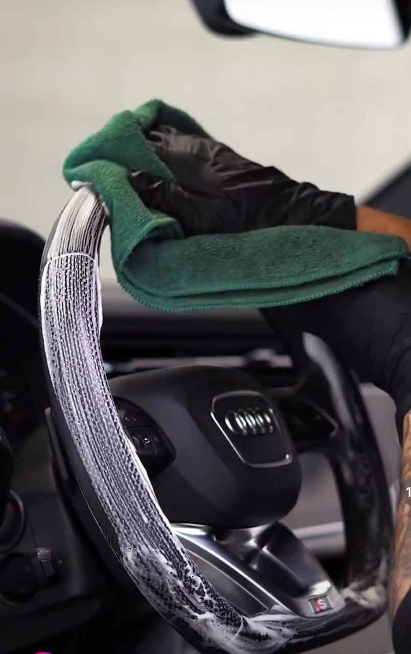 How to Clean a Steering Wheel